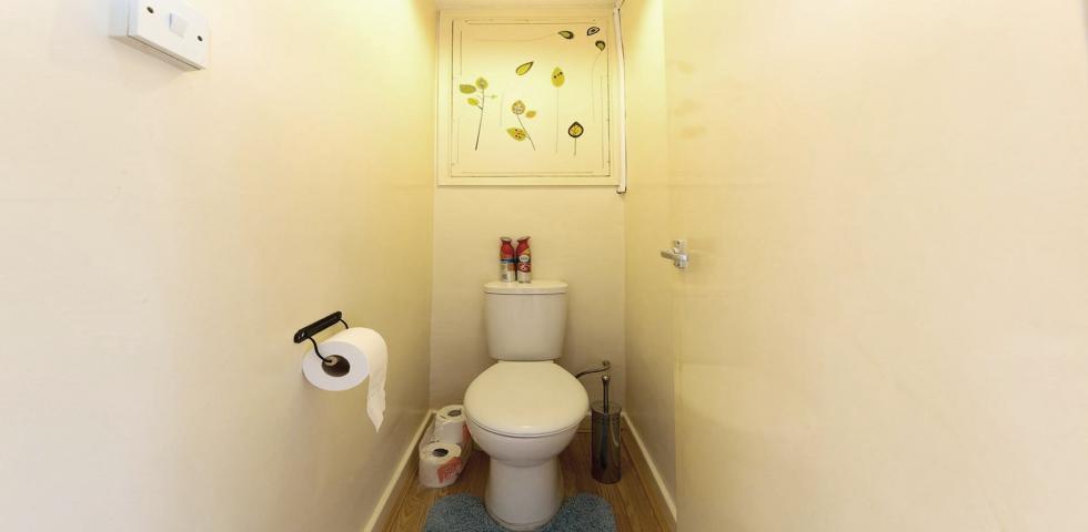 			UNDER OFFER , 3 Bedroom, 1 bath, 1 reception Flat			 Willesden Lane , WILLESDEN GREEN 